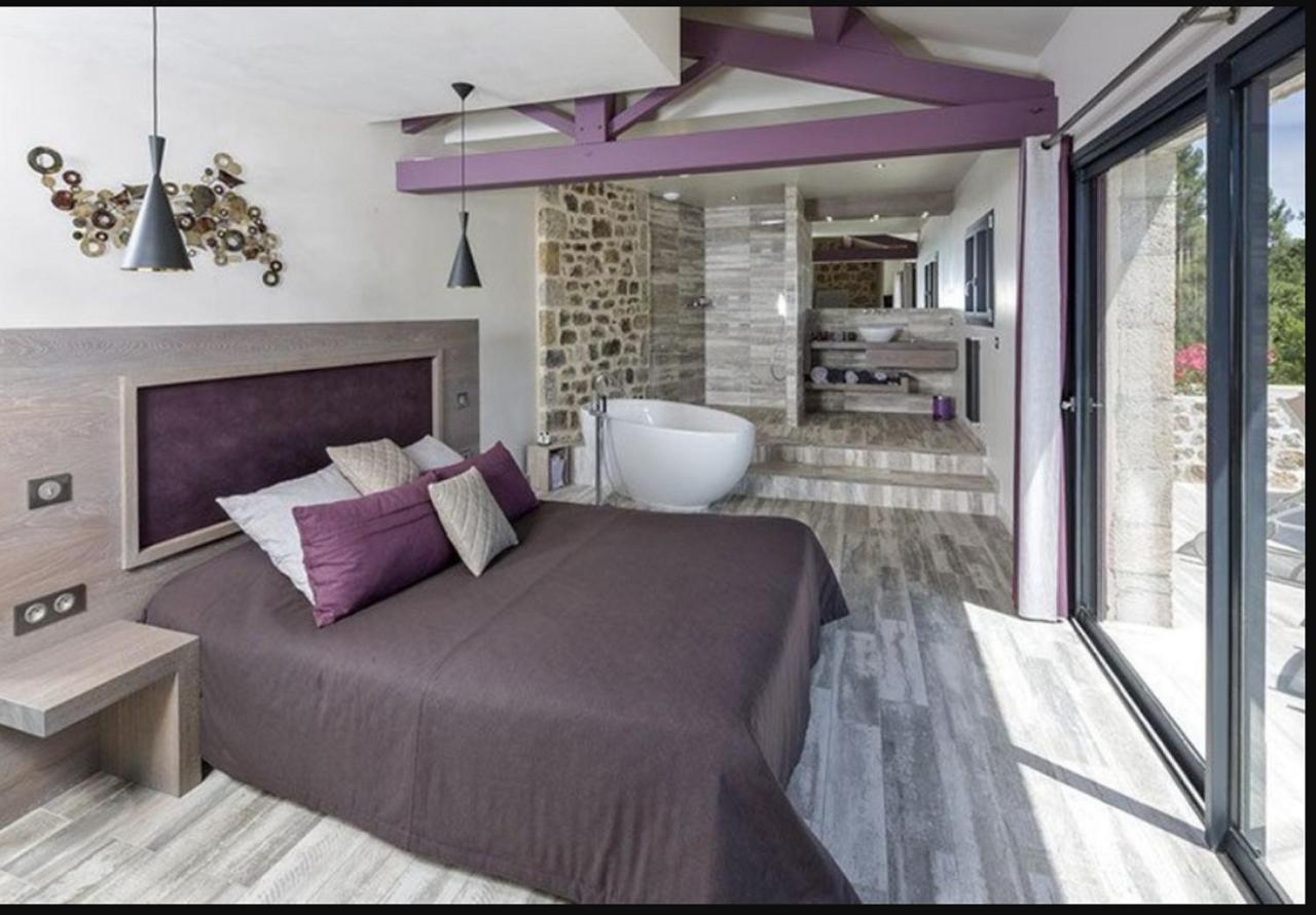 De Baume 4*